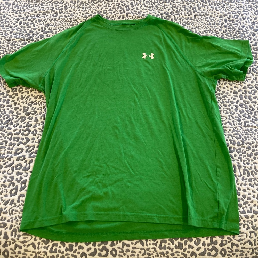 🔥Men’s green Under Armour lightweight t shirt🔥